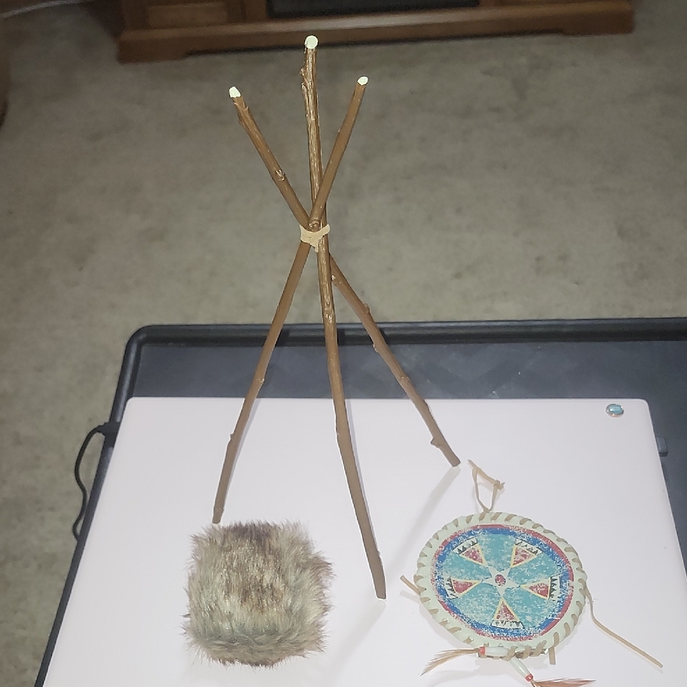 American Girl Doll Kaya shield stand small teepee frame brown furry hand muff